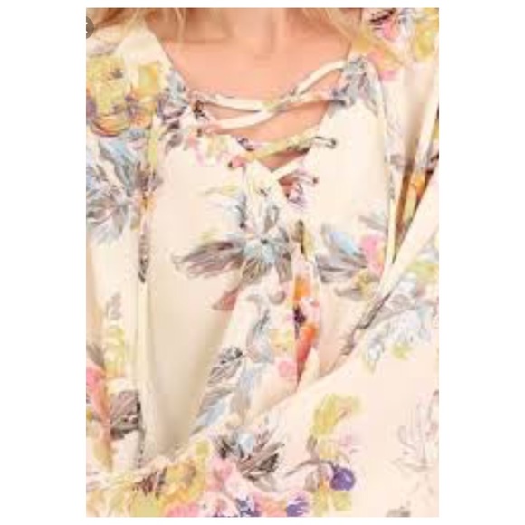 ❌SOLD❌€ Umgee Floral Bell Sleeve Tunic Blouse N16 - Picture 3 of 8